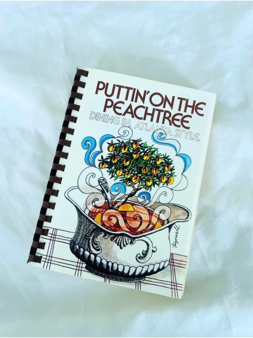 Puttin on The Peachtree - Dining in Atlanta Style Cookbook Georgia Spiral Bound
